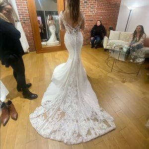 Elegant wedding dress